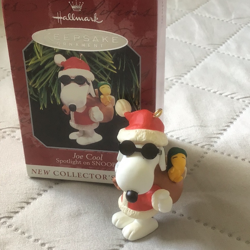 Hallmark Keepsake-Joe Cool Spotlight on Snoopy Ornament. New in box.